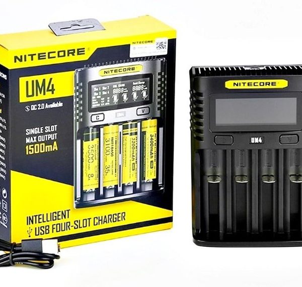 CARREGADOR UM4 LCD USB - NITECORE®